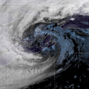 Tormenta tropical "Fiona" toca tierra en Canadá y deja medio millón de hogares sin electricidad