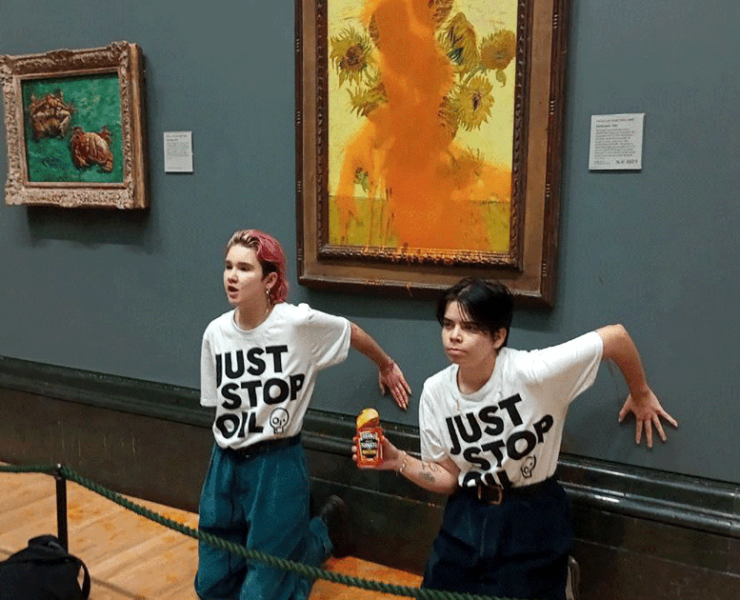 Activistas de Just Stop Oil comparecen ante un juez por tirar sopa de tomate a un cuadro de Van Gogh