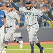 Con barrida Seattle entra a la Serie Divisional