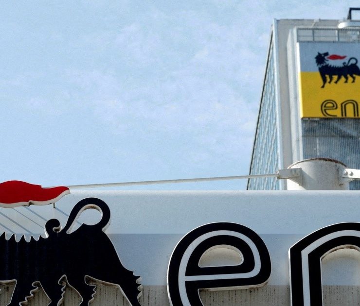 Gazprom suspende suministros de gas a italiana Eni por "problema" en Austria