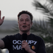 Musk se retracta y dice que continuará financiando red de internet Starlink en Ucrania