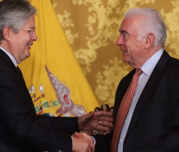 Presidente de Ecuador designa a Fernando Santos como nuevo ministro de Energía