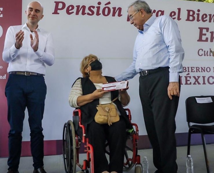 Entrega Rocha Tarjetas de Pensión para el Bienestar de las personas con discapacidad