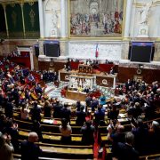 Francia da primer paso para consagrar el aborto como un derecho constitucional