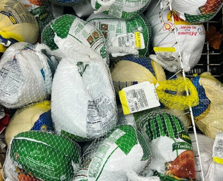 Inflación en EU pasa factura a la cena de Acción de Gracias con el pavo 21% más caro que hace un año