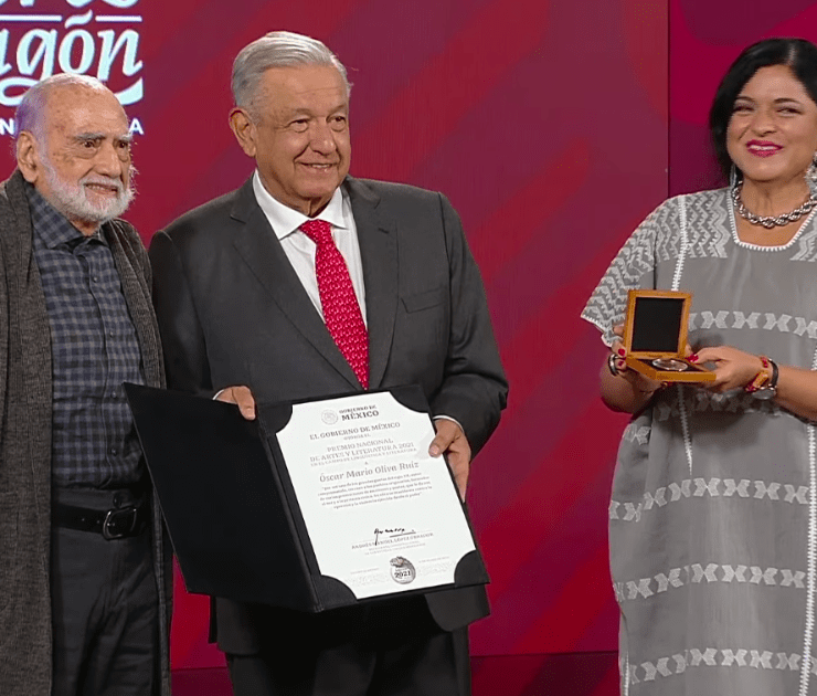 Óscar Oliva en la mañanera