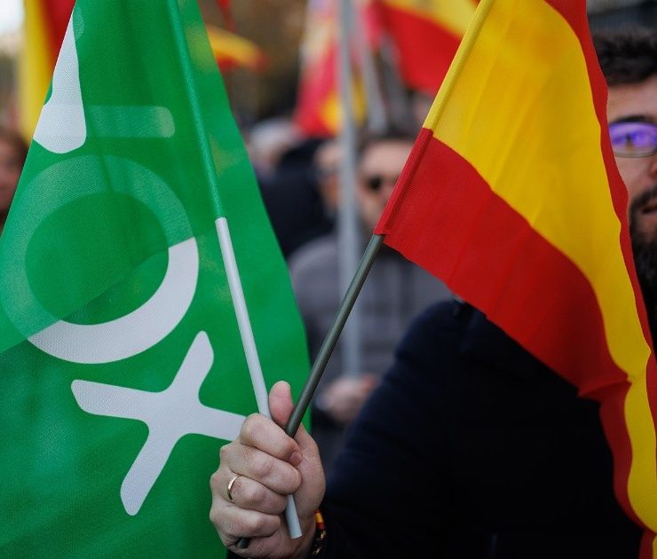 Simpatizantes de Vox protestan contra el gobierno en España