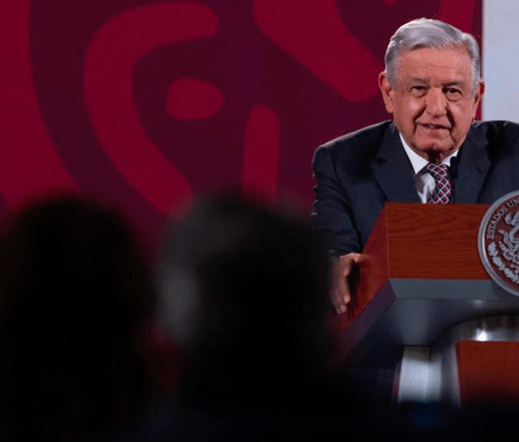 AMLO pide a la población no dejarse "manipular" con regalos de grupos criminales