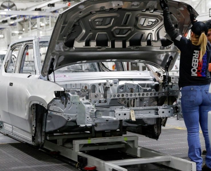 El mercado laboral en EU se mantiene muy sólido durante noviembre pese a grandes despidos