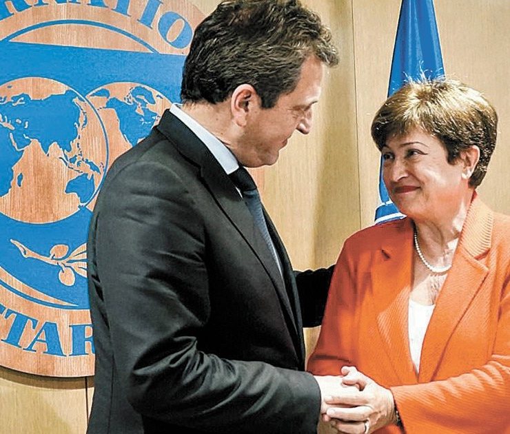 FMI le “festeja” el Mundial a Argentina con giro de dólares