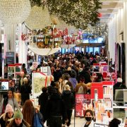 Inflación en EU se desacelera en noviembre a 5.5% anual: índice PCE