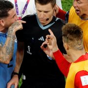 La FIFA abre expedientes disciplinarios a Uruguay, Giménez, Cavani, Muslera y Godín