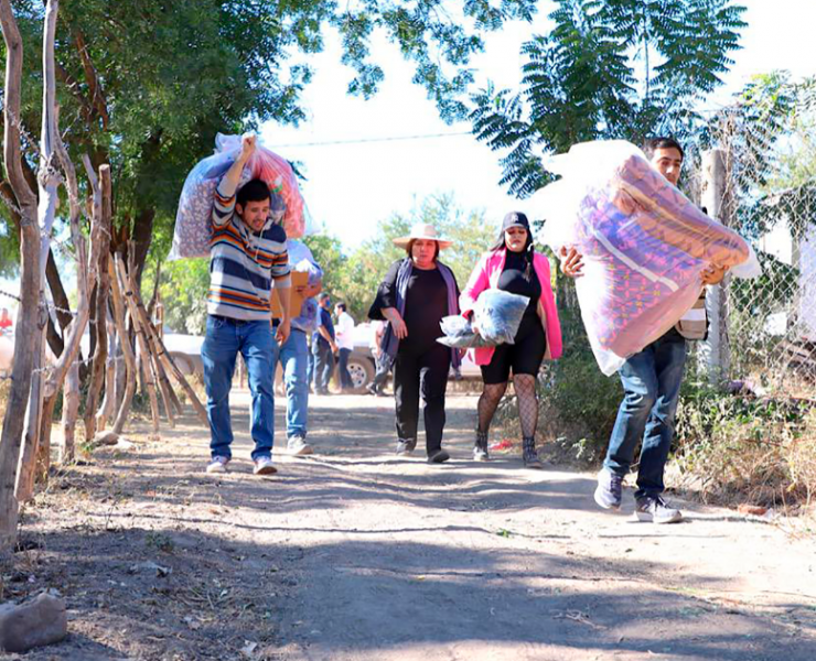 Más de 12 mil apoyos invernales entregó SEBIDES esta Navidad