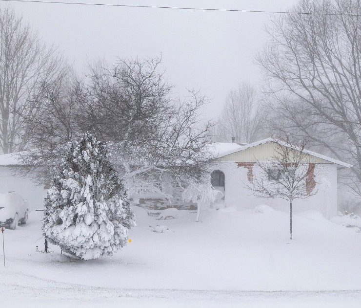 Mortal tormenta invernal trastorna la Navidad en EU y Canadá