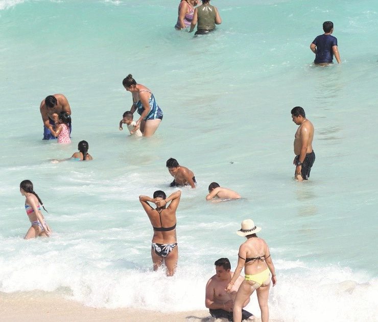 Playas del Caribe mexicano son aptas para uso recreativo: Cofepris