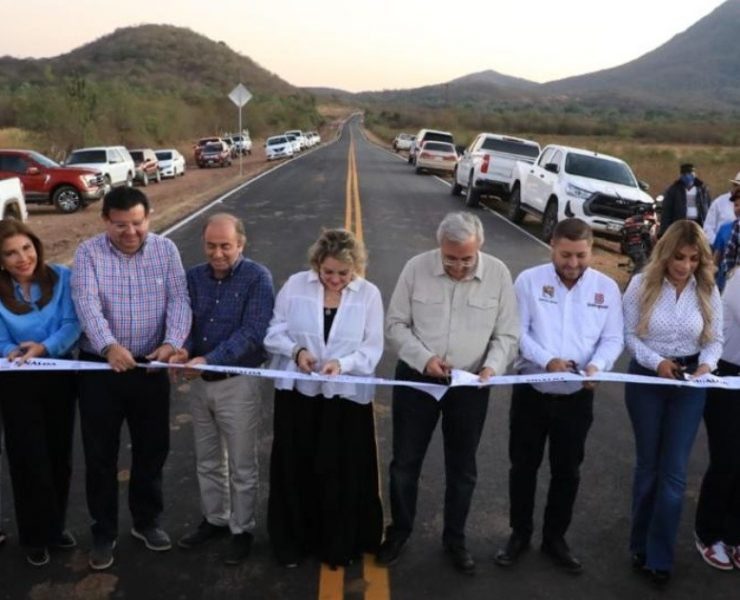 Rocha inaugura la carretera Batequitas-La Higuerita en Badiraguato