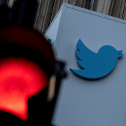 Twitter prohíbe a usuarios promocionar cuentas de Facebook o Mastodon