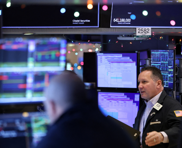 Wall Street sube impulsado por resultados de Nike y FedEx