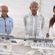 AMLO presenta puente atirantado del Tren Maya