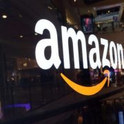 Amazon anuncia cierre de depósitos y nuevas contrataciones en el Reino Unido