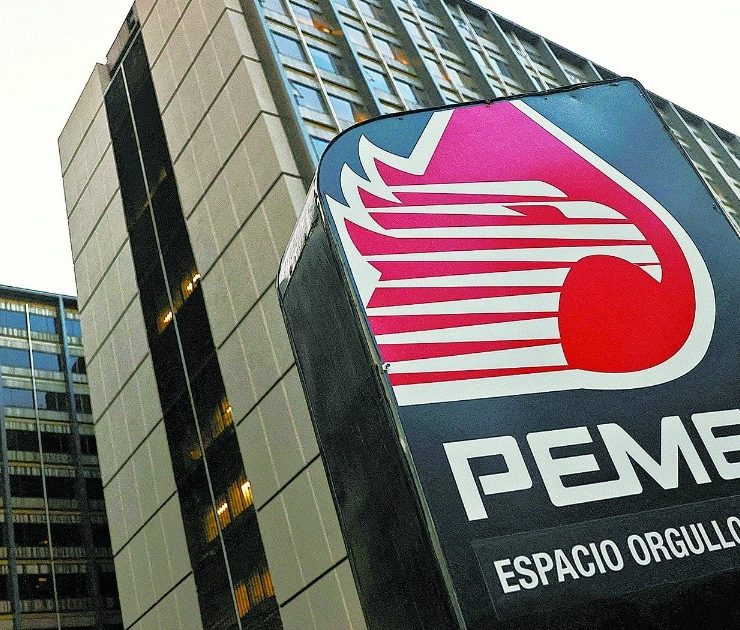 Gobierno ayudará a a mejorar finanzas de Pemex, si hace falta: AMLO