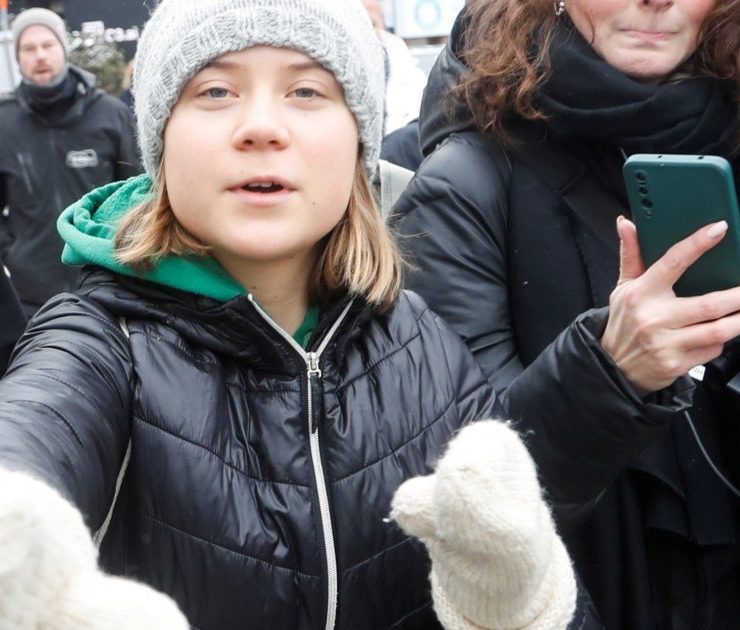 Greta Thunberg pide en Davos "presión pública masiva" para acabar con combustibles fósiles