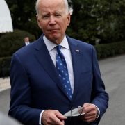 Joe Biden dice que tiene "intención" de visitar la frontera con México