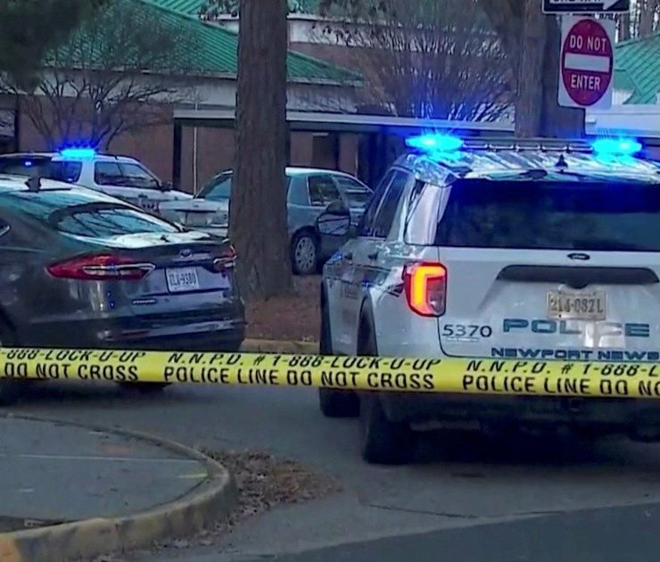 Maestra baleada por niño de seis años demanda a escuela por negligencia