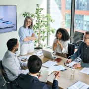 México, junto con el WEF y el BID, apoya a mujeres en el comercio exterior