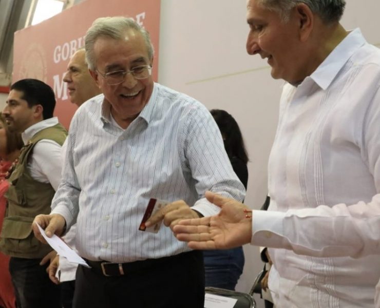 Rocha entrega Tarjetas del Bienestar para Personas con Discapacidad