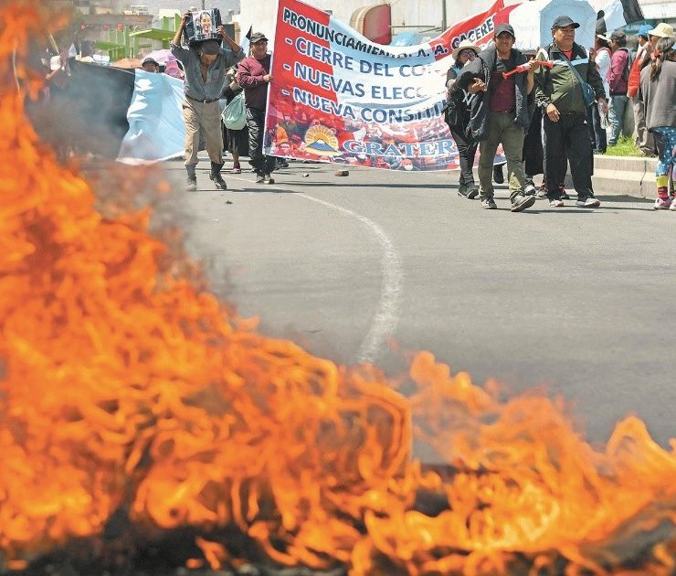 Turismo peruano pierde 100 mdd al mes por protestas