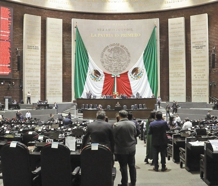 AMLO presenta iniciativas para elevar penas por tala clandestina y producción de drogas sintéticas