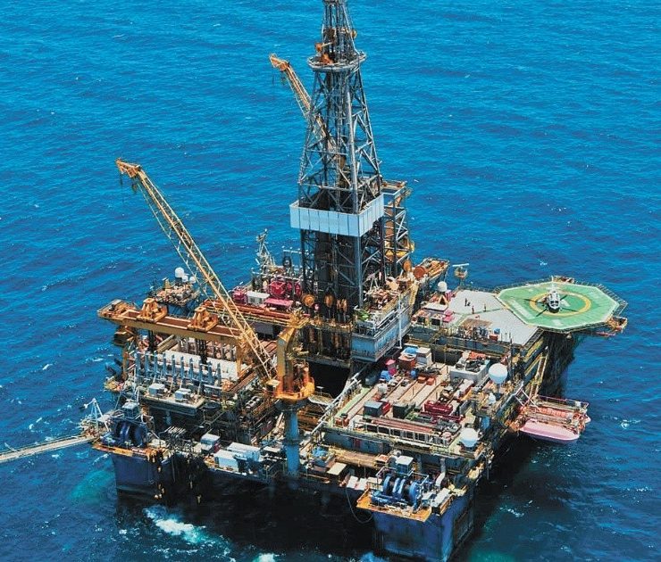 Altos precios del crudo no ayudarán a mejorar el panorama crediticio de México: S&P