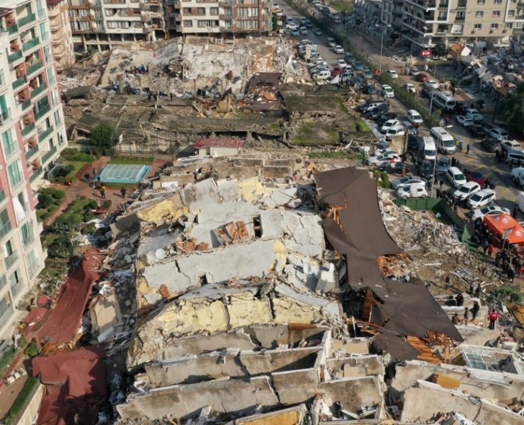 Aumenta a más de 5,000 la cifra de muertes por terremoto en Turquía y Siria