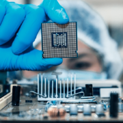 China denuncia un proteccionismo de EU sobre el mercado de chips electrónicos