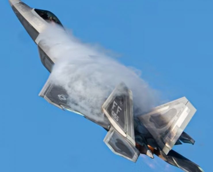 EU derribó un objeto cilíndrico no identificado sobre Canadá