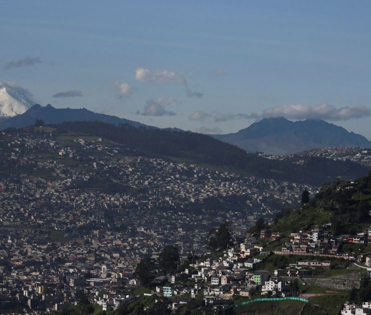 Ecuador vive jornada electoral marcada por asesinatos de candidatos