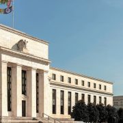 El Banco de México ya no debe seguir a la Reserva Federal en sus decisiones: analistas