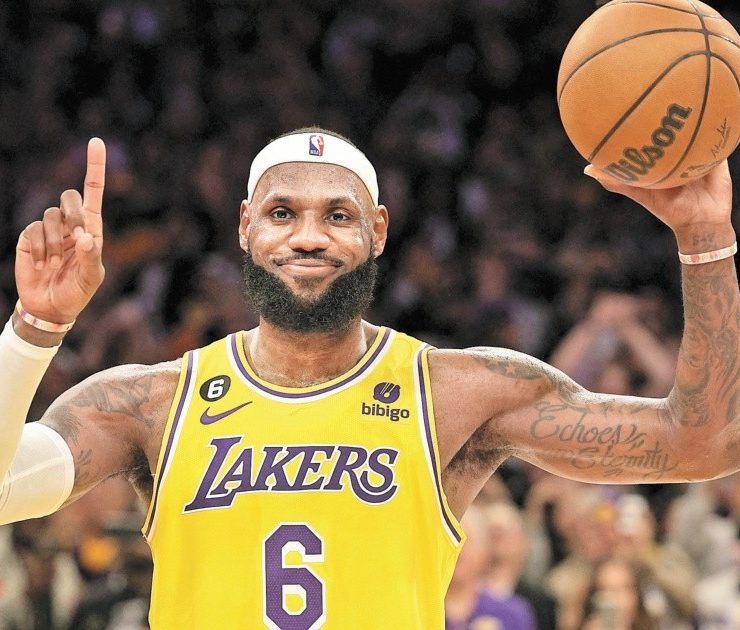 LeBron James es el ‘Rey’ absoluto