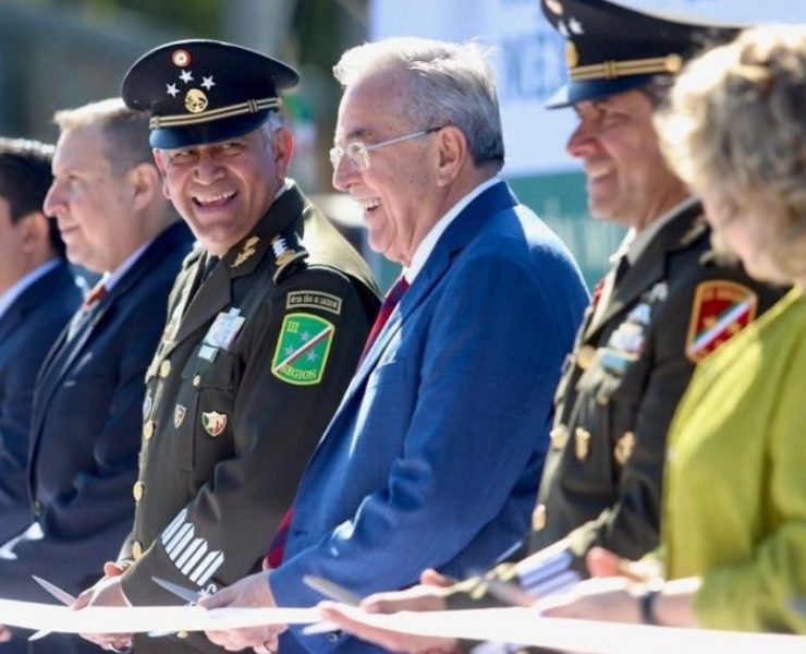 Se inaugura en Sinaloa exposición militar “La Gran Fuerza de México”, en explanada de Palacio de Gobierno