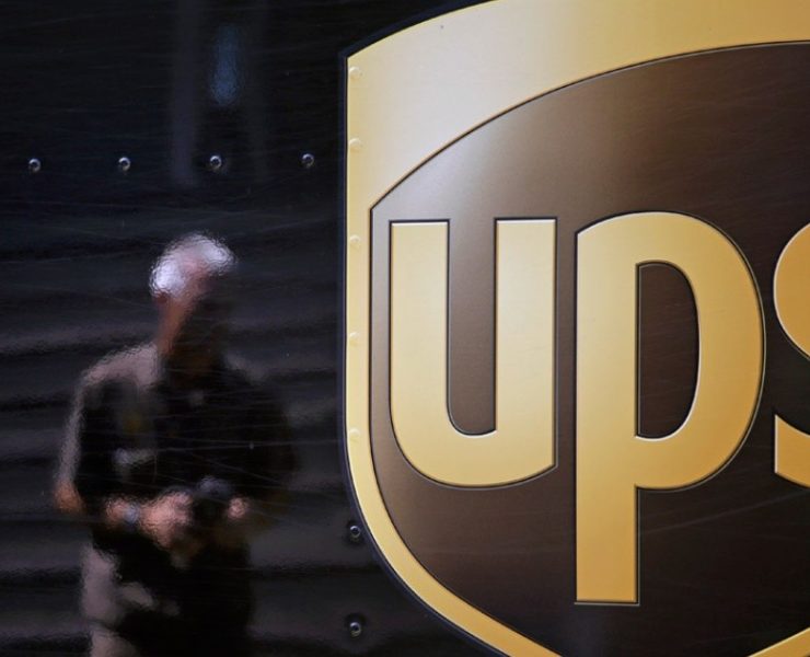 UPS planea recortar empleos mientras se alista para negociar contratos con sindicatos