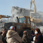 aumenta a más de 33,000 la cifra de muertos