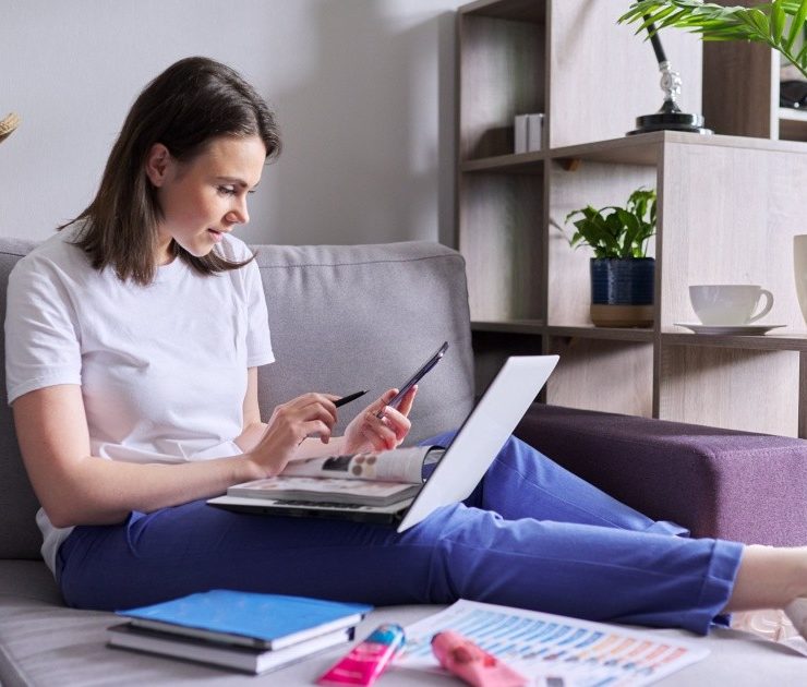 Se estima, que nueve de cada 10 compradores optan por los canales digitales para analizar y consultar el precio de un producto de decoración para el hogar. Foto: Shutterstock.