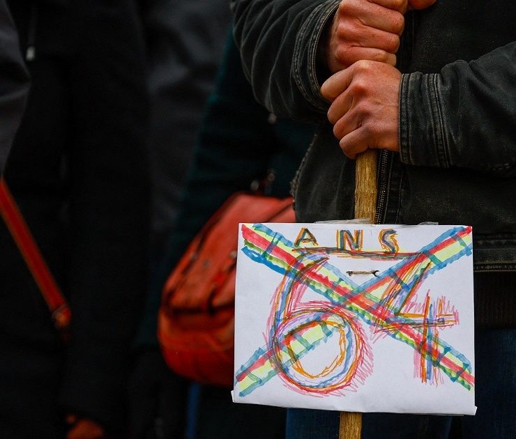 Senado de Francia avala retrasar la edad de jubilación de 62 a 64 años